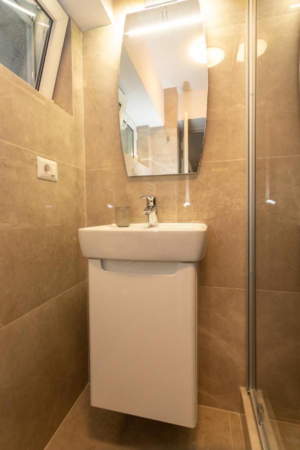 Corso Apartments B&B Focşani Exteriör bild